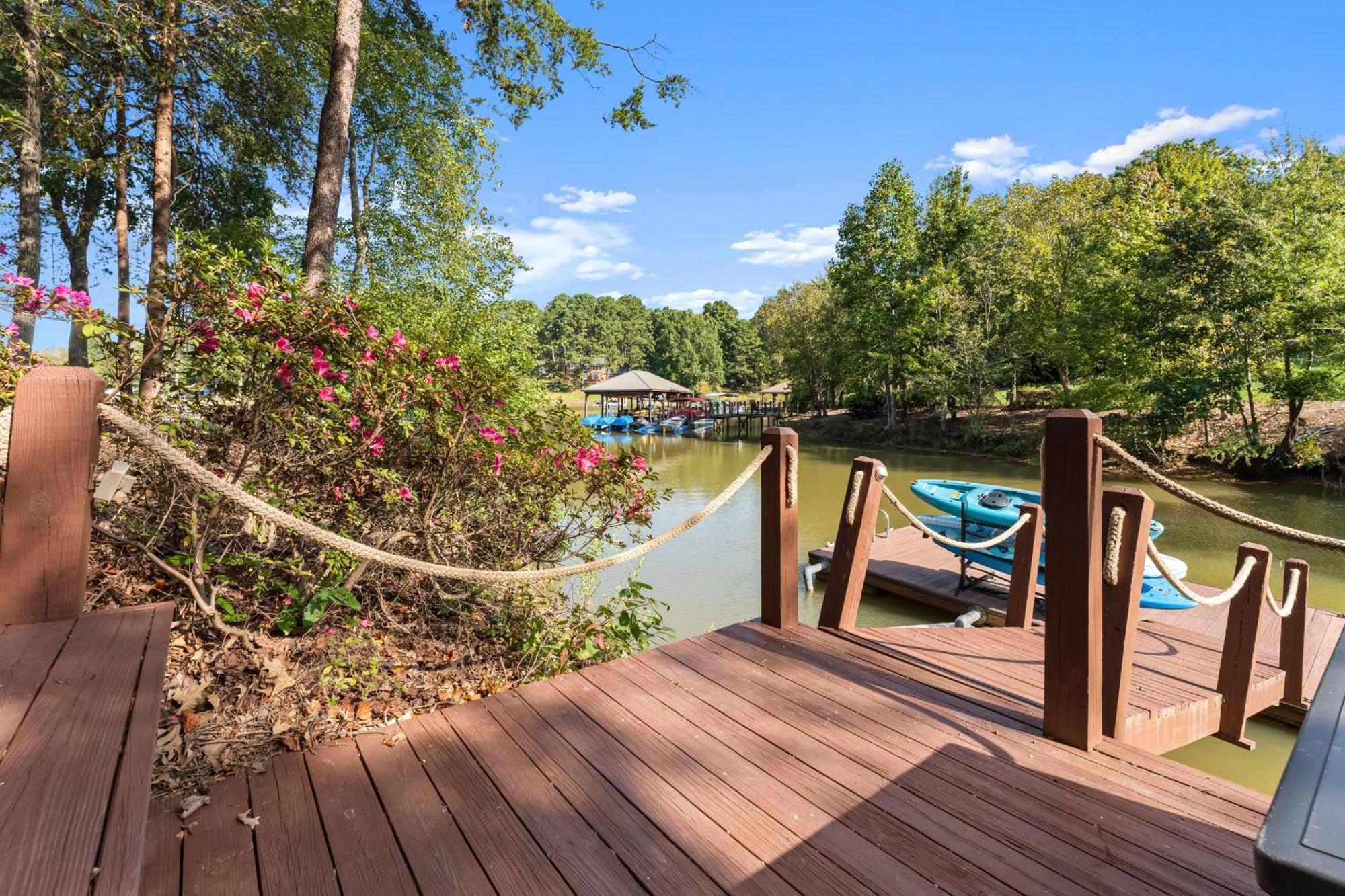 Lakeside Landing By Avantstay Private Dock Mooresville Buitenkant foto